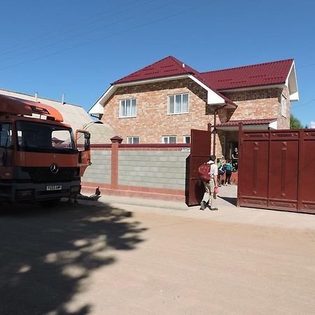 Guest House Ulukbek Bokonbayevo Екстер'єр фото